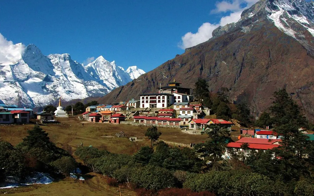 How Long Does the Annapurna Circuit Trek Take? Complete Duration Guide 2 Annapurna Circuit Trek Village