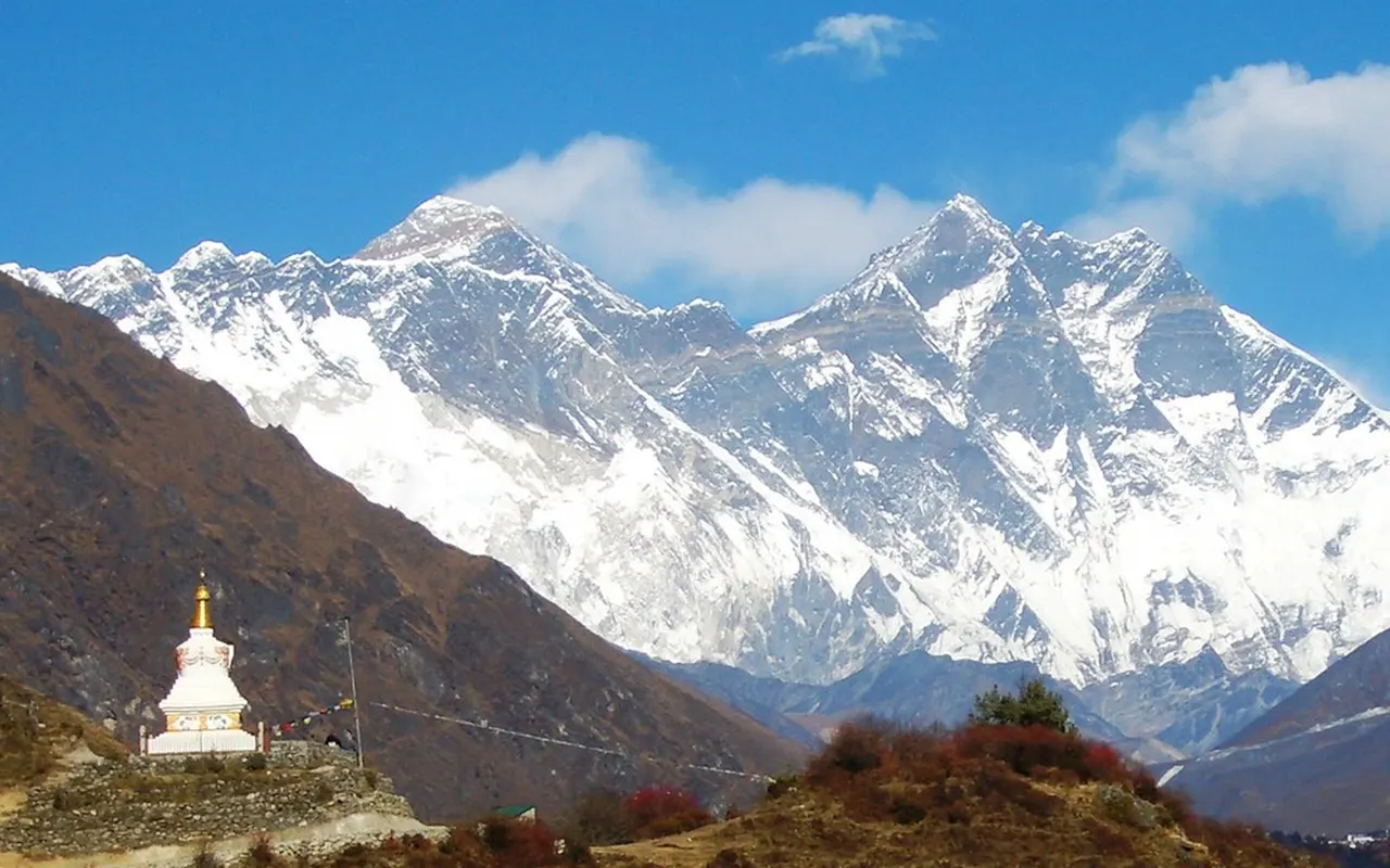Everest Three Pass Mountain View