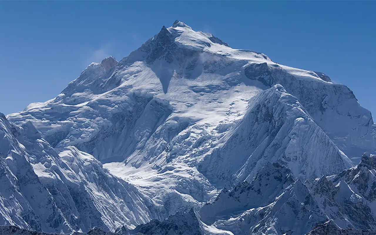 Manaslu Circuit Trek Best Time & Weather (2026) 11 Manaslu Circuit Trek Peak